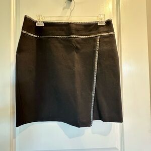White House Black Market WHBM Like New Black Above Knee Skirt